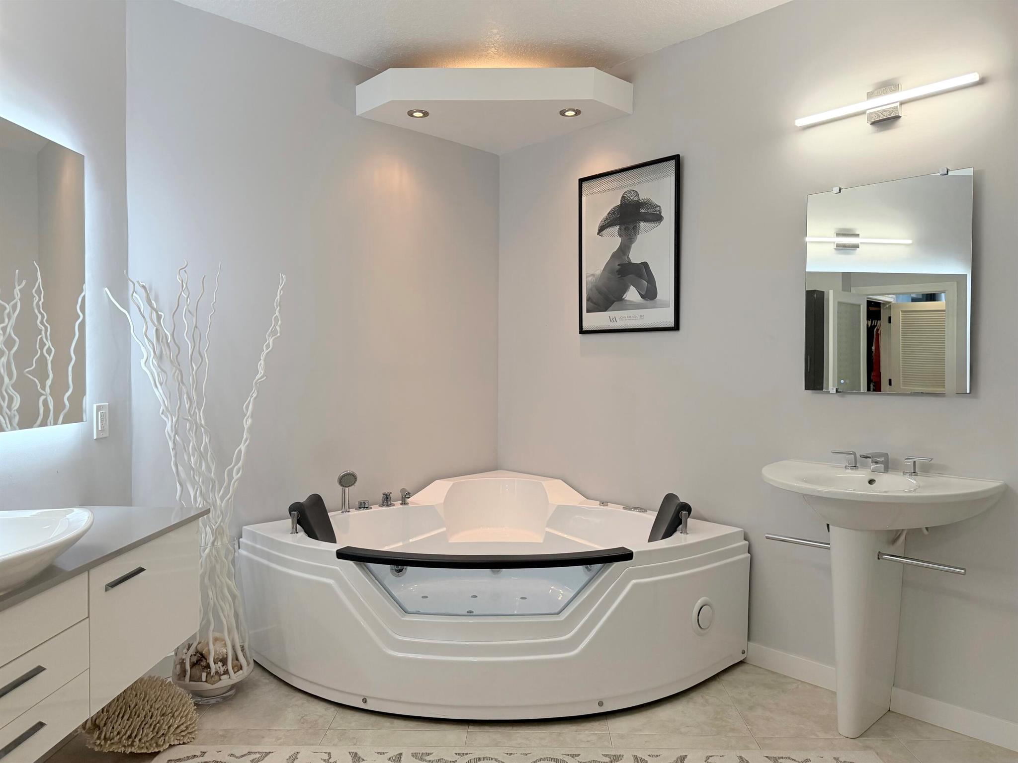 HIBISCUS BY THE SEA CONDO - Residential