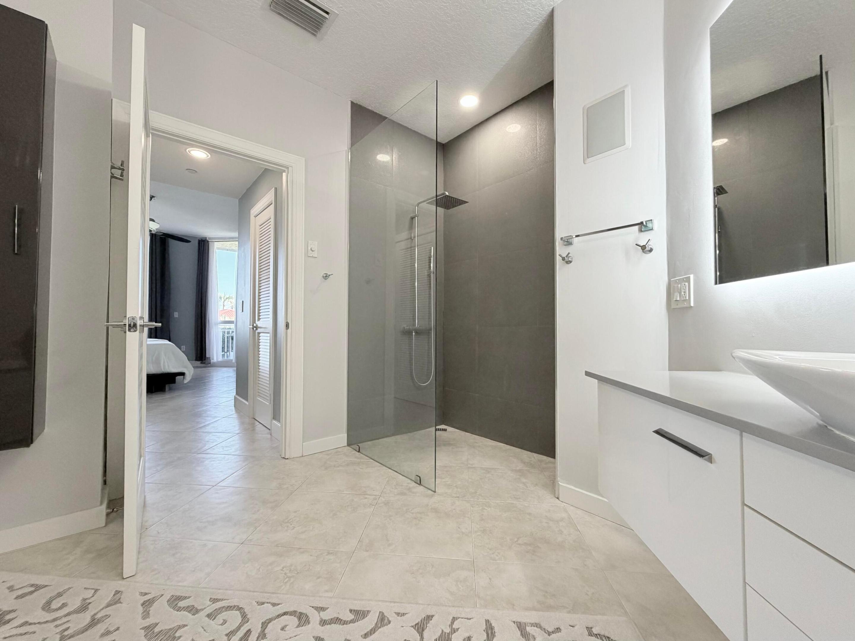 HIBISCUS BY THE SEA CONDOMINIUM - Residential