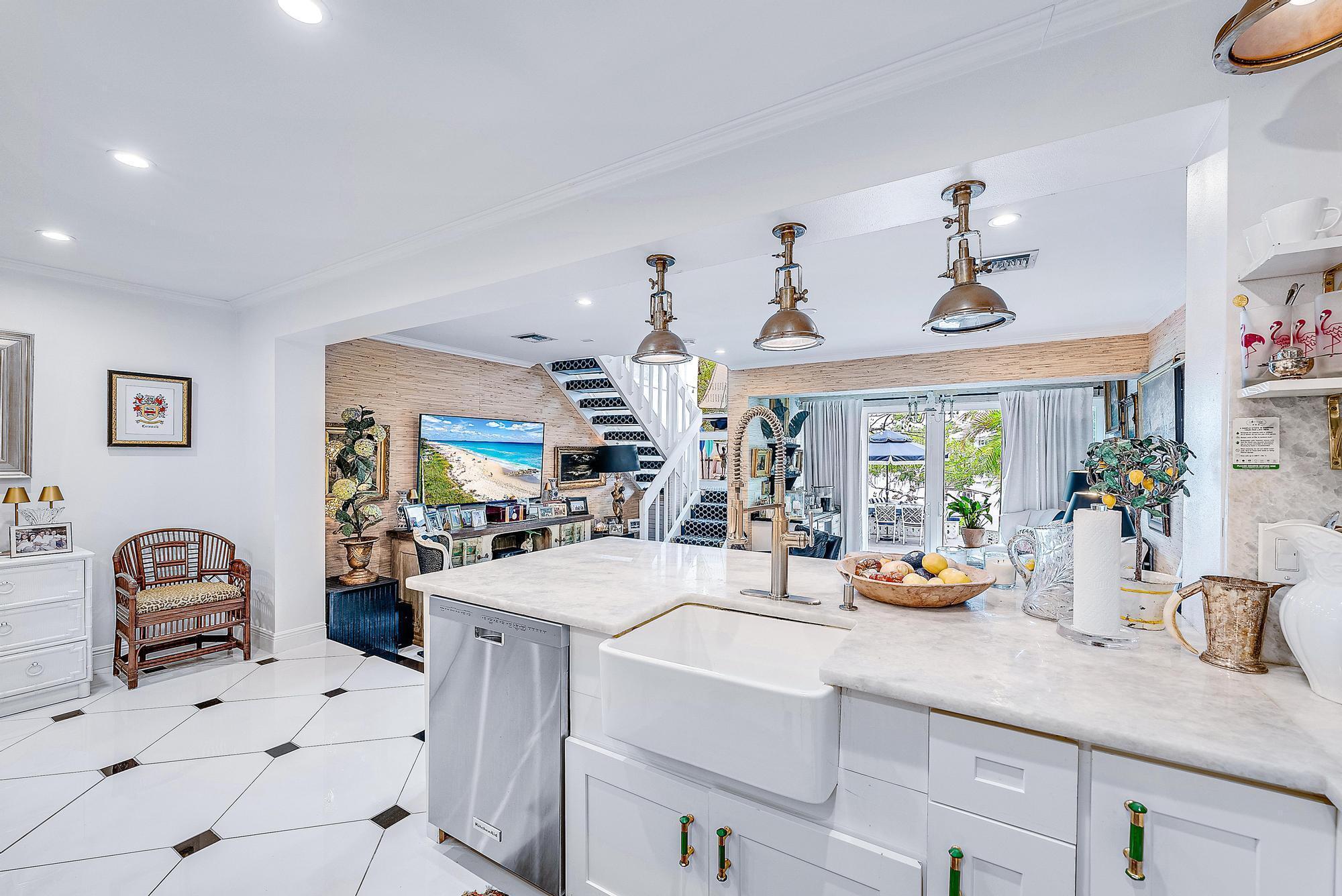 Sausalito Townhouses - Residential Lease