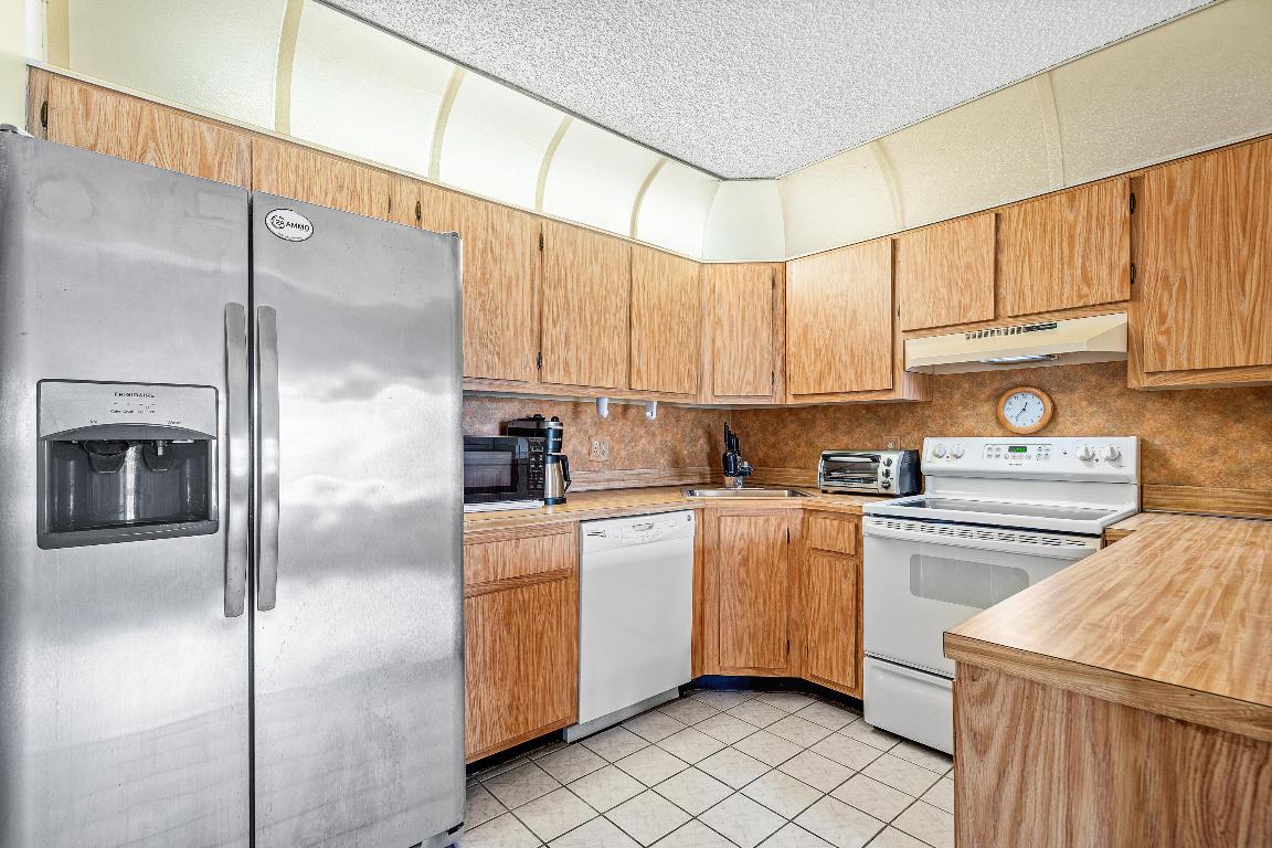 PINE RIDGE SOUTH IV CONDO - Residential