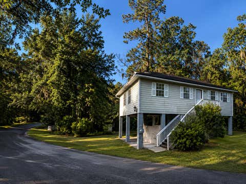 Tiny photo for 2150 SW 14th Street, Gainesville, FL 32608 (MLS # B26054622)