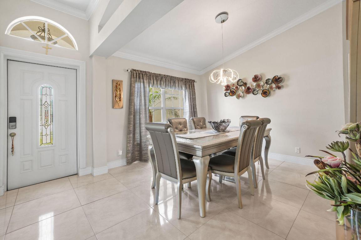 850 SW Tulip Boulevard