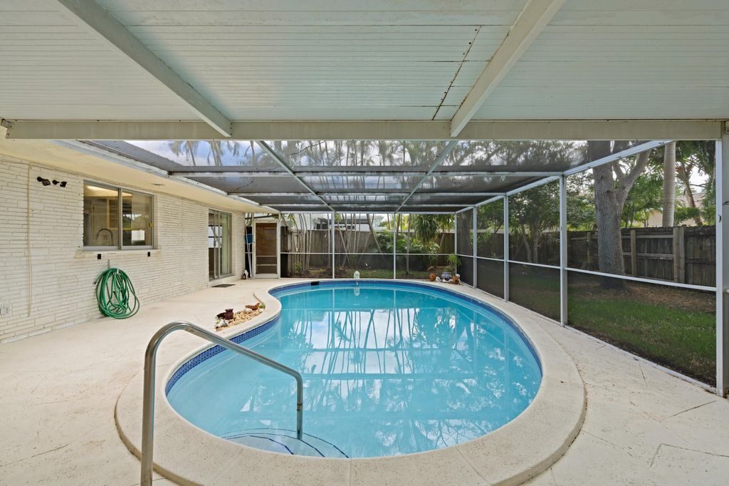 Photo of 700 W Camino Real Real, Boca Raton, FL 33486 (MLS # R10979699)