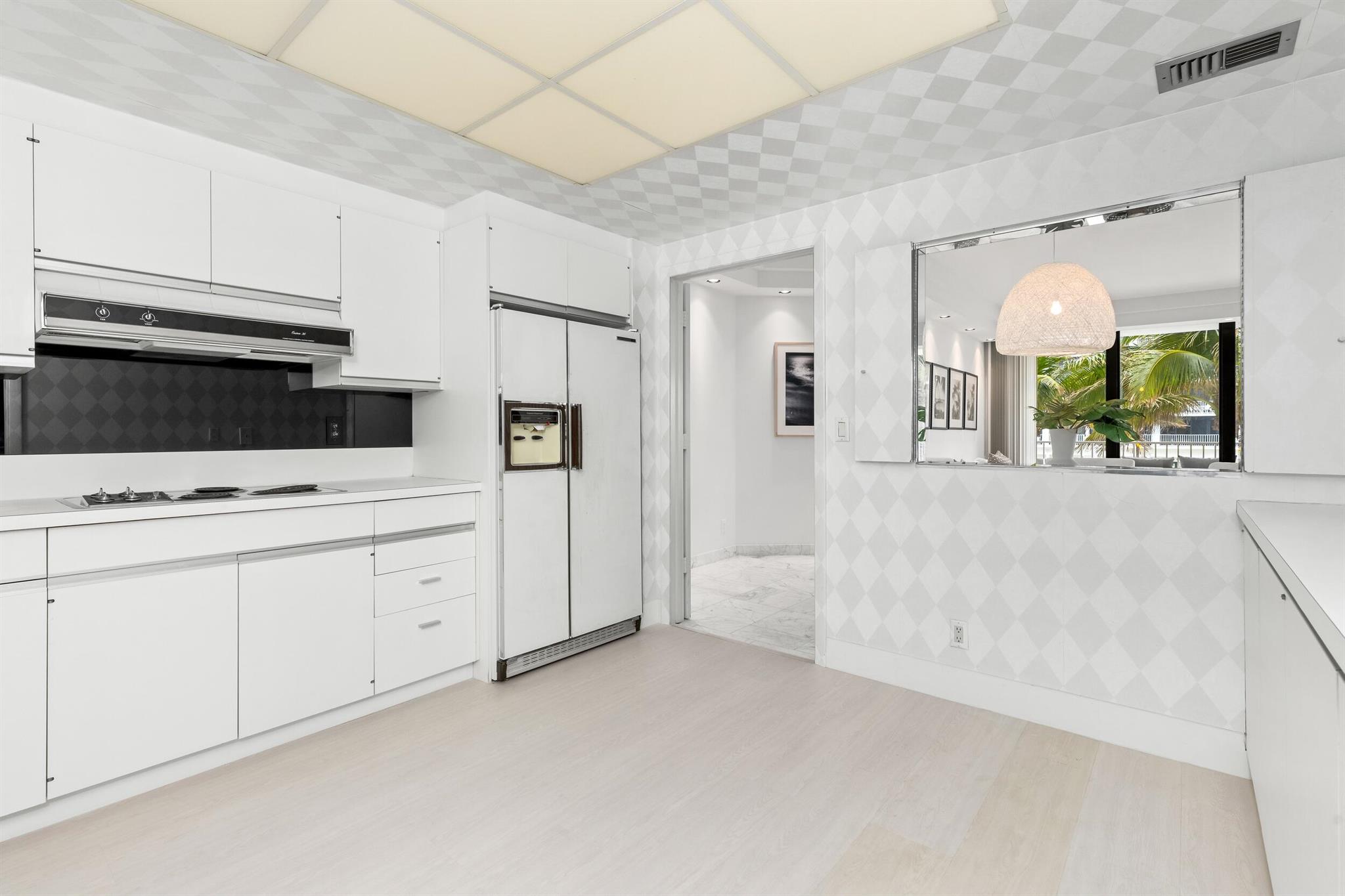 TWO THOUSAND CONDO - Residential