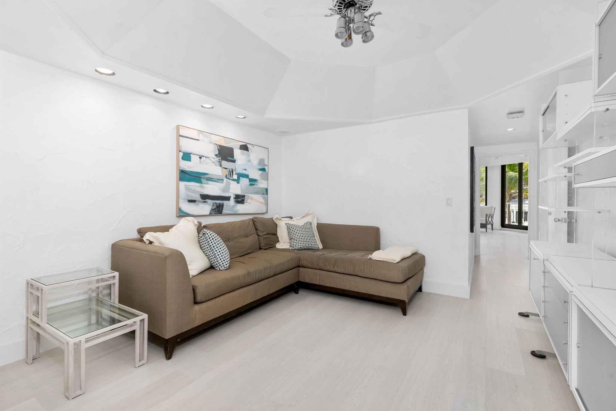 TWO THOUSAND CONDO - Residential