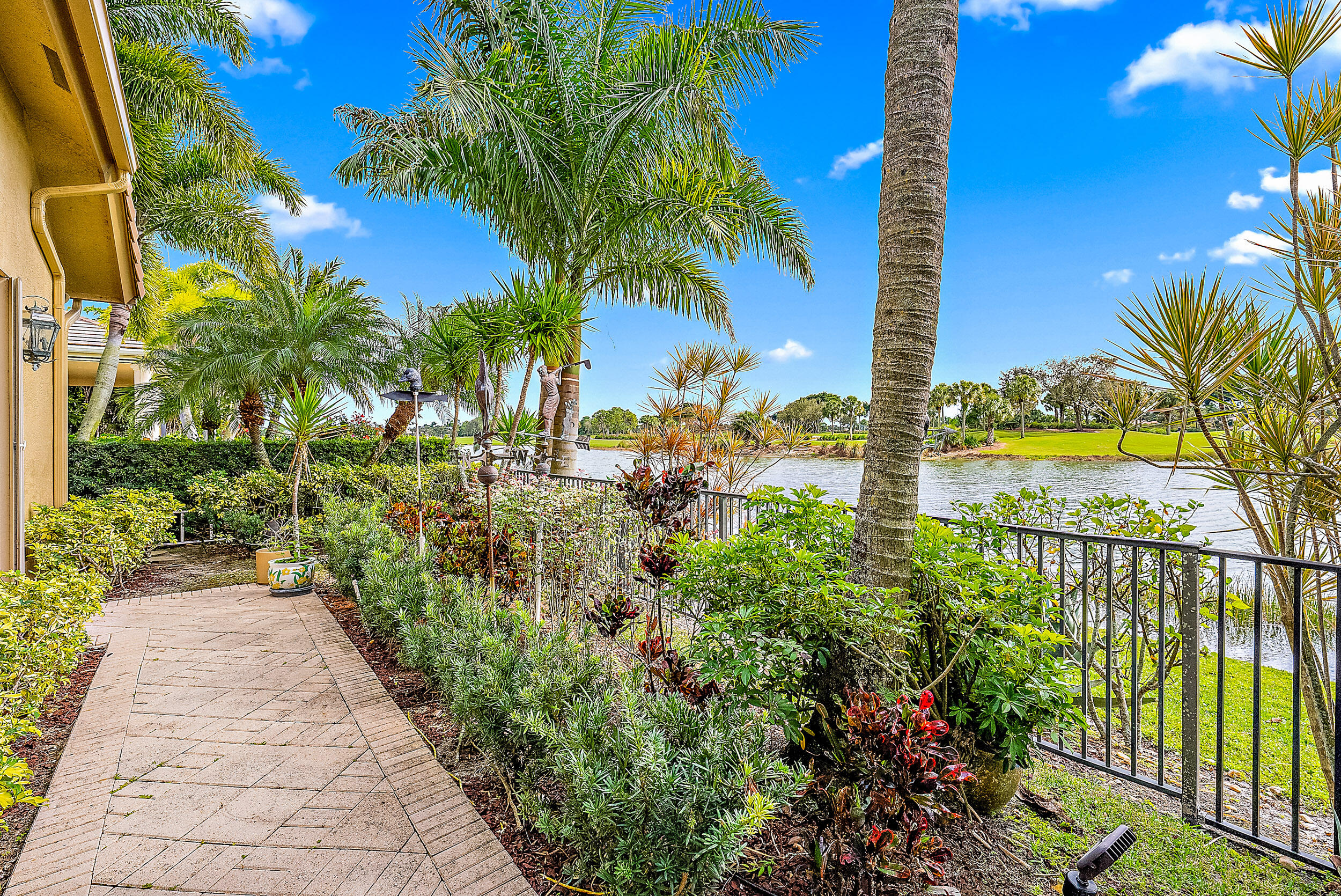 IBIS GOLF AND COUNTRY CLU - Residential