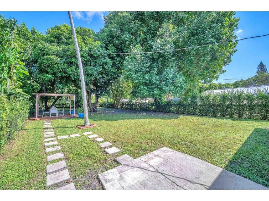 Hollywood Little Ranches - Residential Lease