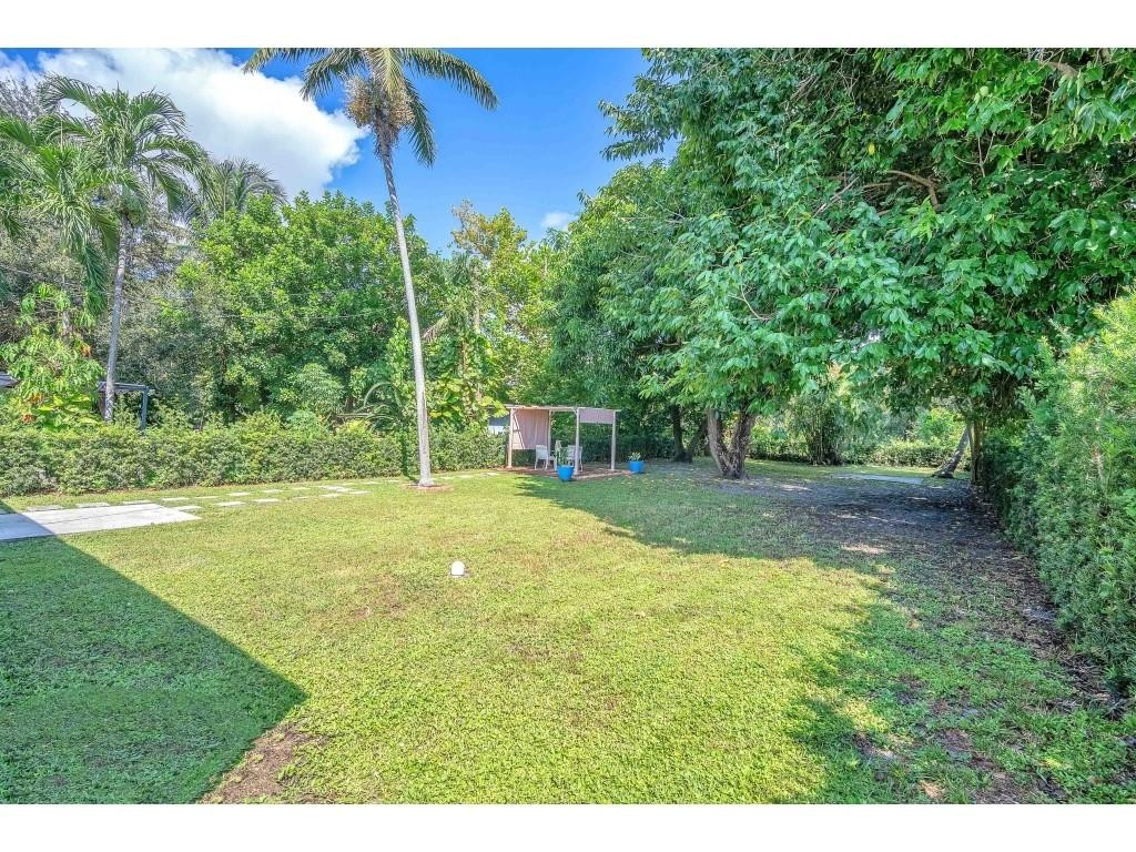 Hollywood Little Ranches - Residential Lease