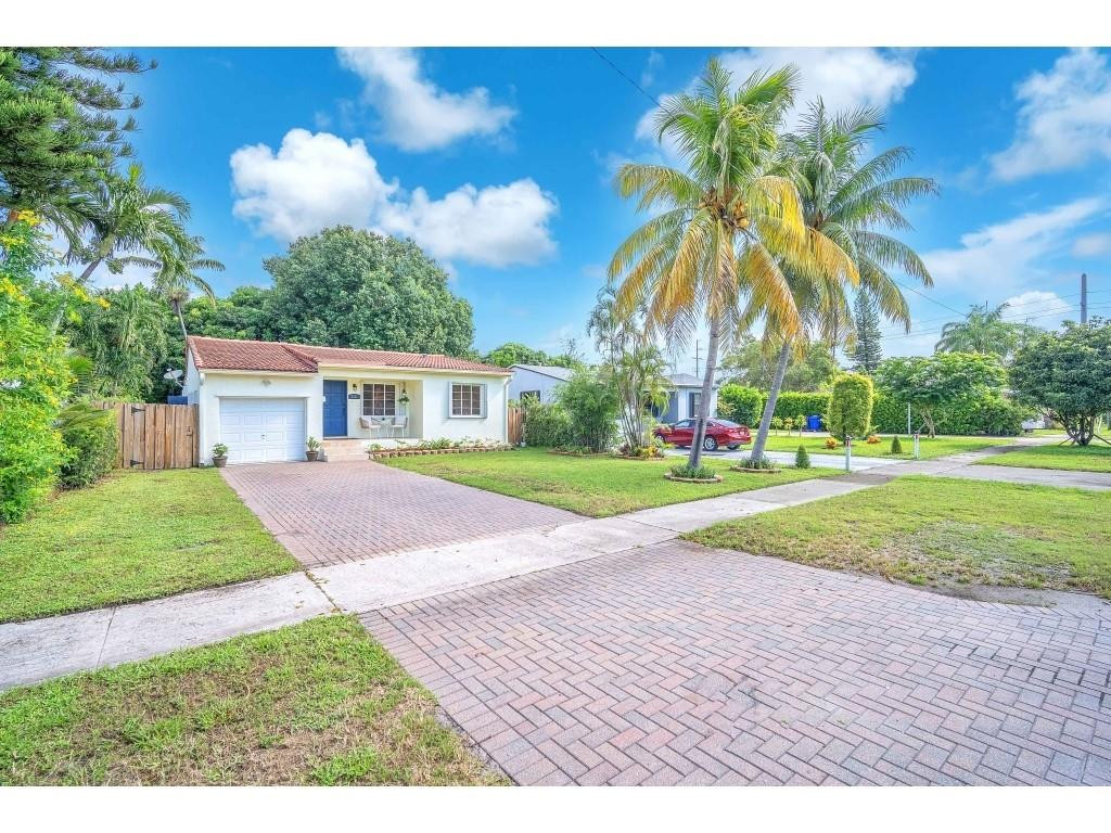 Hollywood Little Ranches - Residential Lease