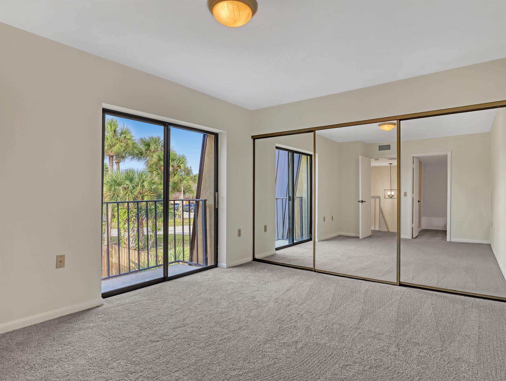 EMERALD LAKES - Residential