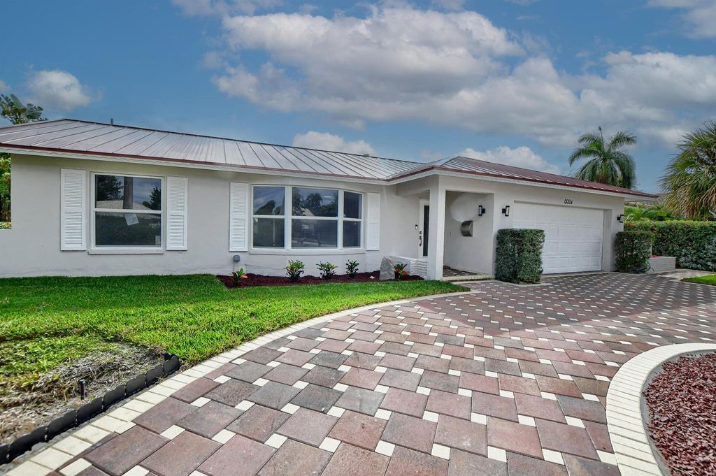 Photo of 800 W Camino Real Real, Boca Raton, FL 33486 (MLS # R11128215)