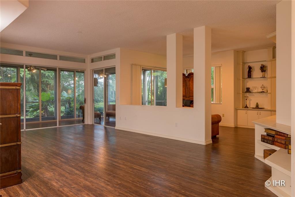 CLUBSIDE POINT - Residential