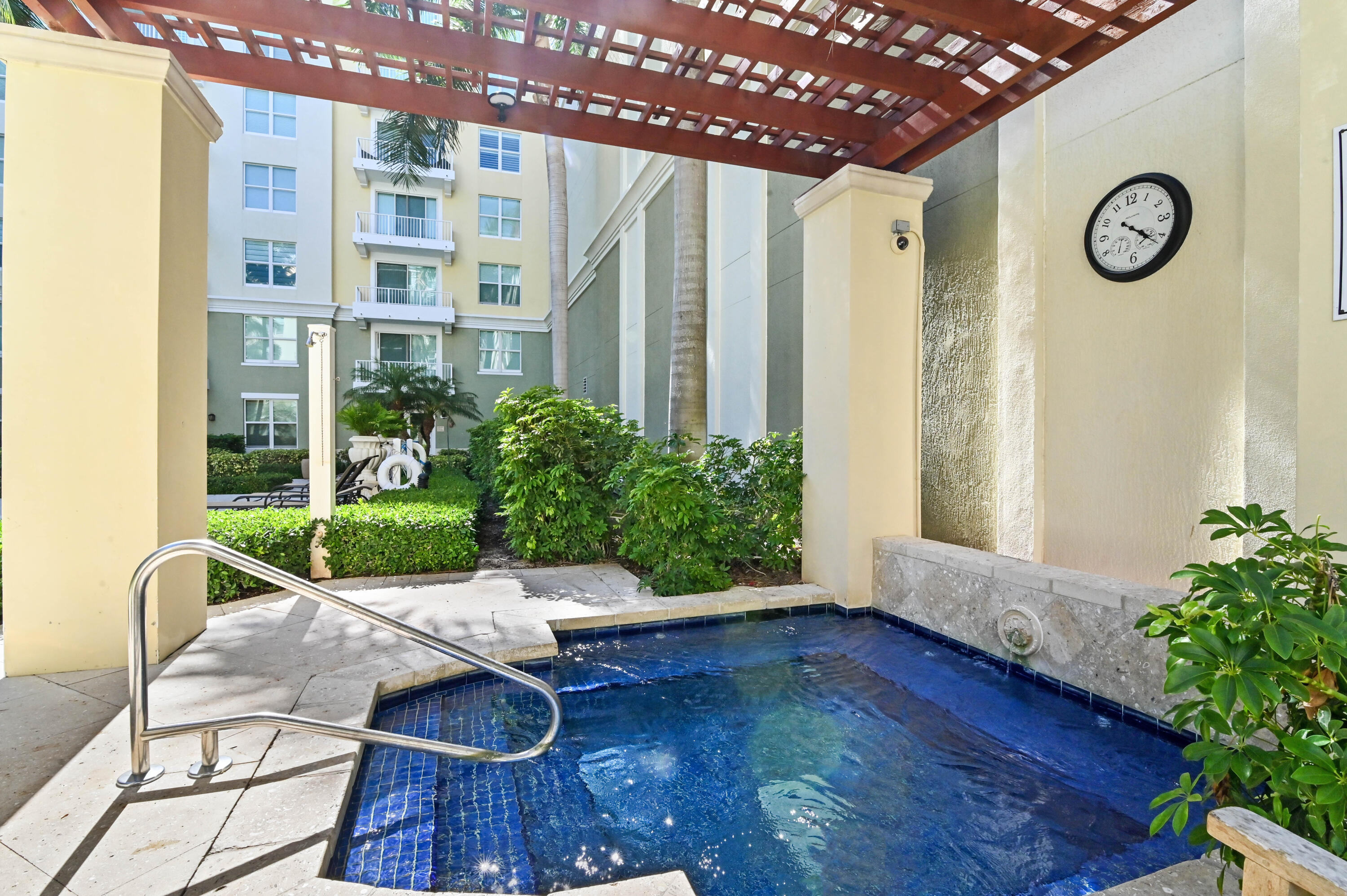MOORINGS AT LANTANA CONDO - Residential