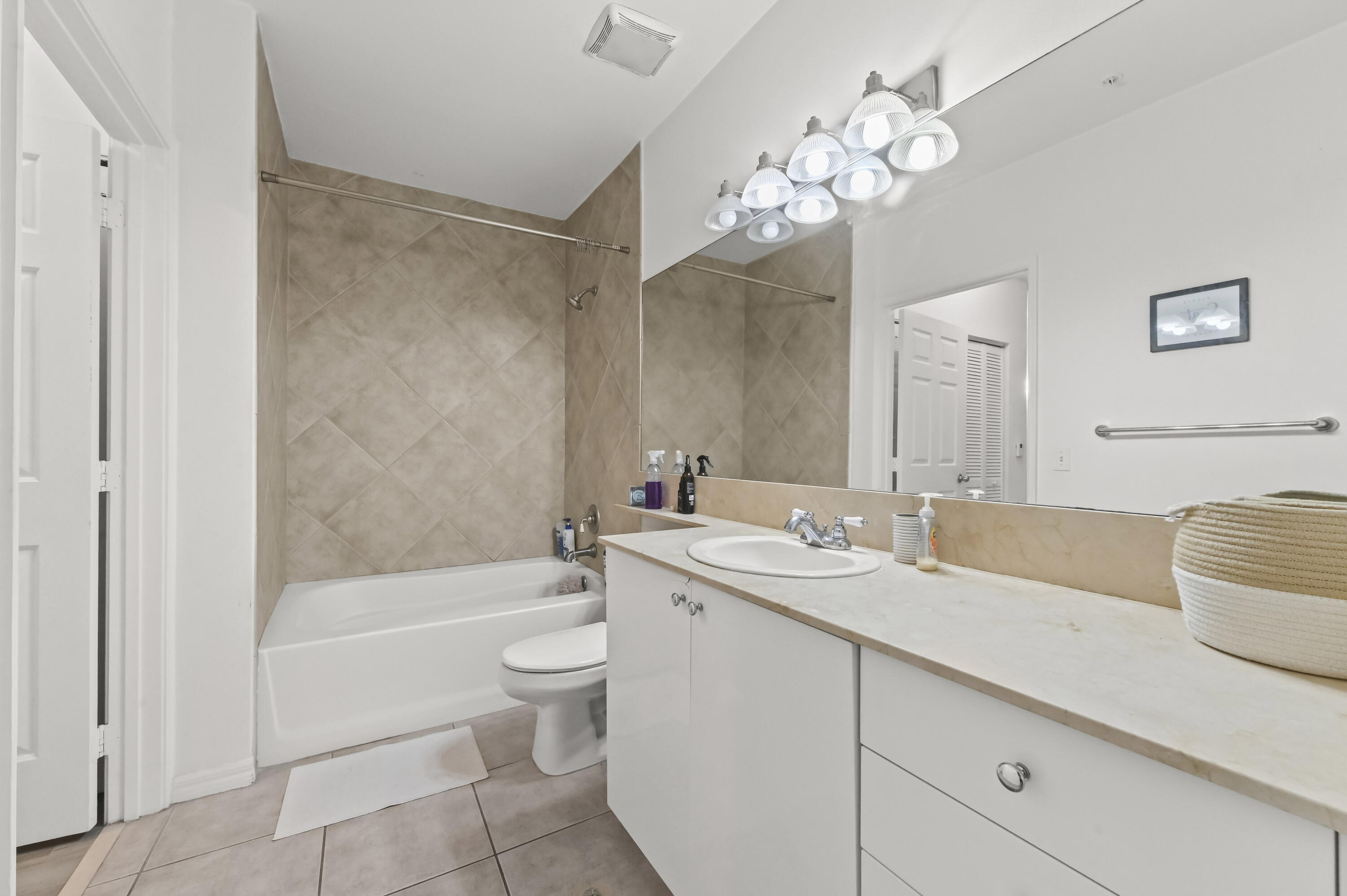 MOORINGS AT LANTANA CONDO - Residential