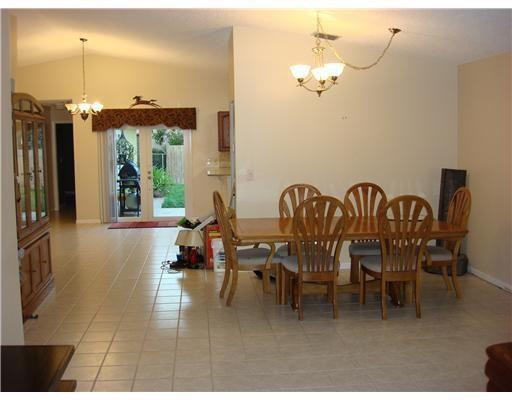 CORAL SPRINGS UNIVERSITY - Residential Lease