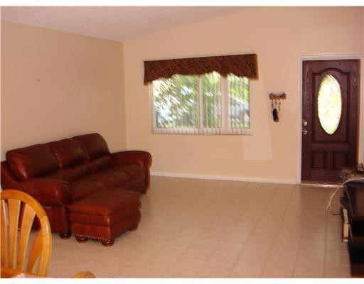 CORAL SPRINGS UNIVERSITY - Residential Lease