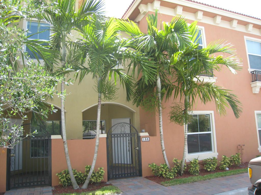 Photo of 138 Monterey Bay Drive, Boynton Beach, FL 33426 (MLS # B26033197)