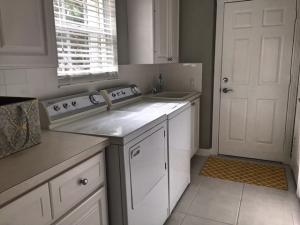 VILLAGEWALK OF WELLINGTON 4 - Residential Lease