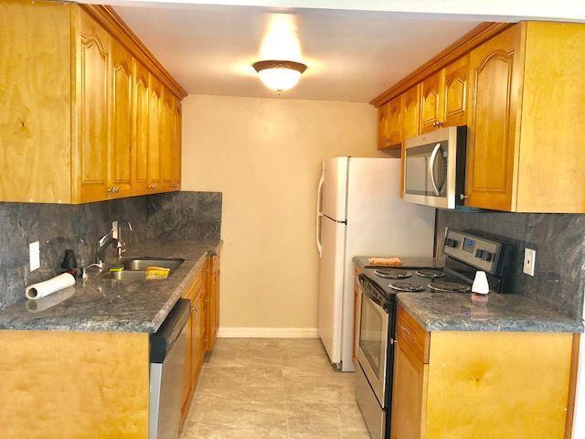 View photos, virtual tours, details... 1067 Cornwall D