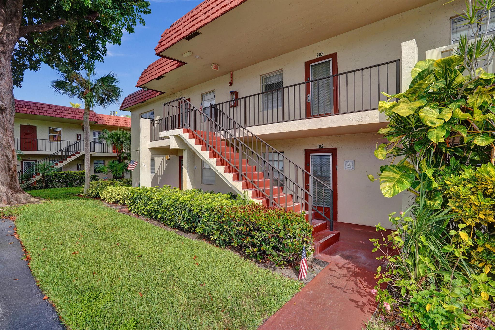 32 Abbey Lane 205