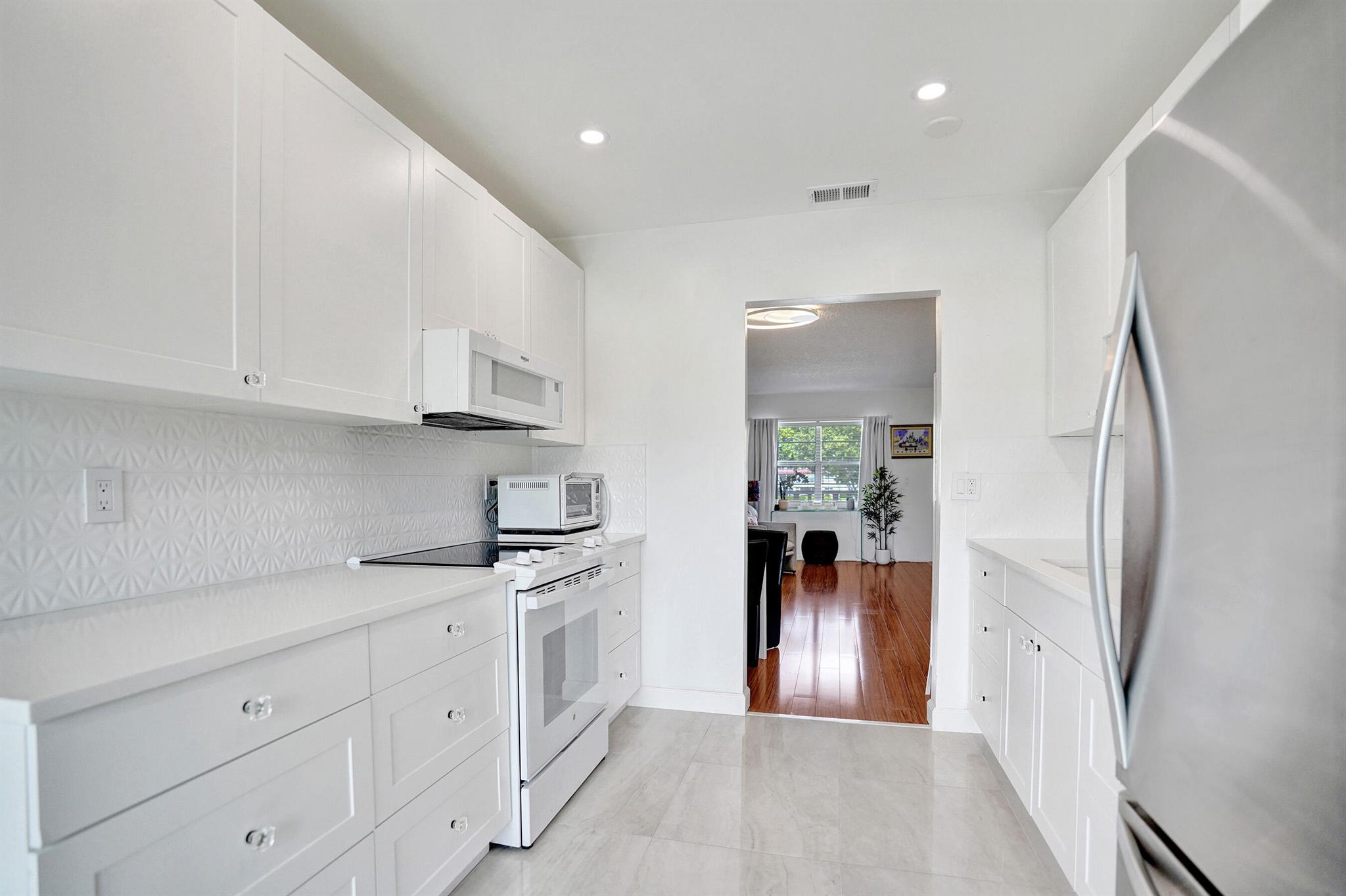 32 Abbey Lane 205