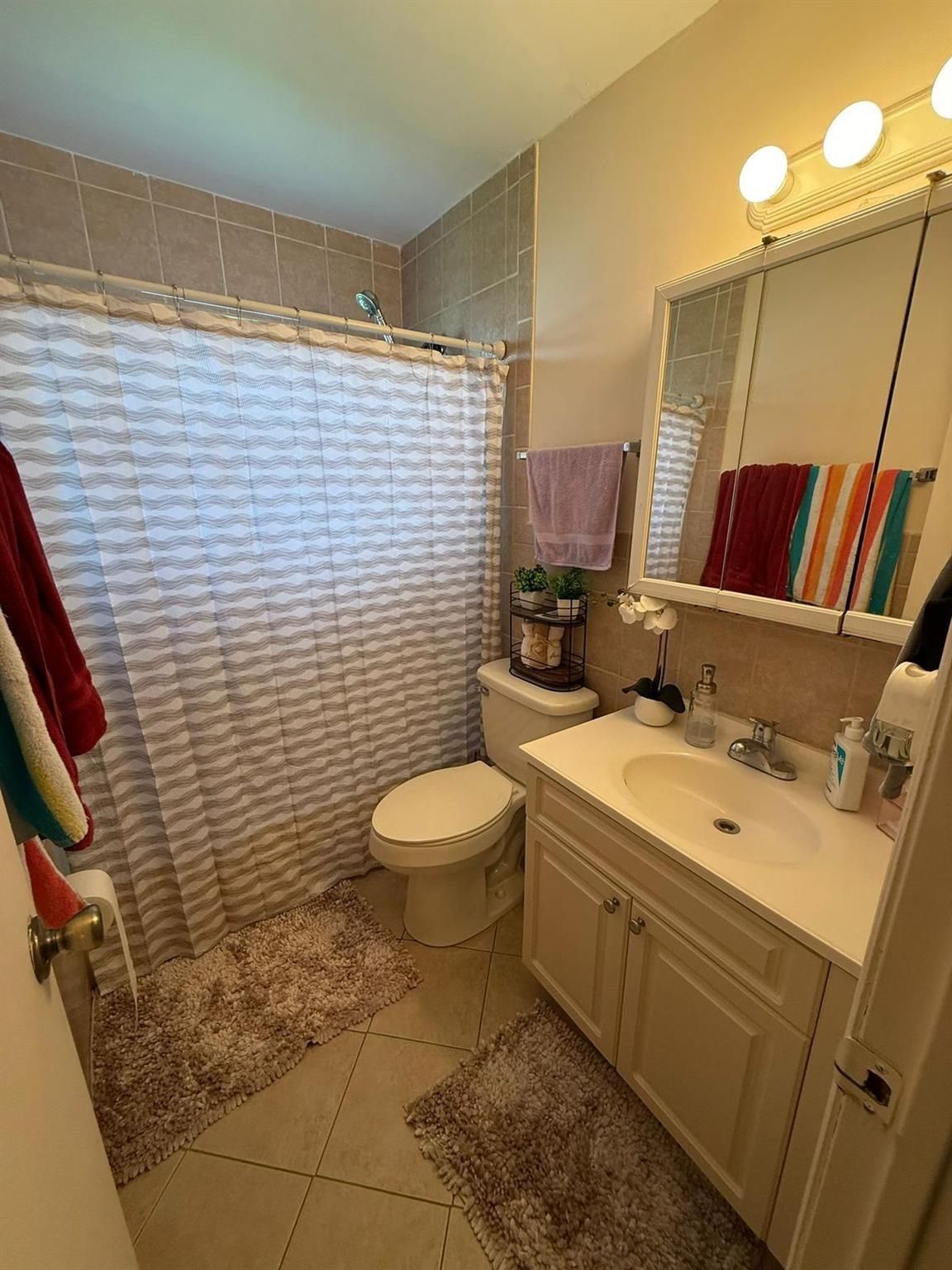 ROYAL PALM ESTATES - Residential Lease