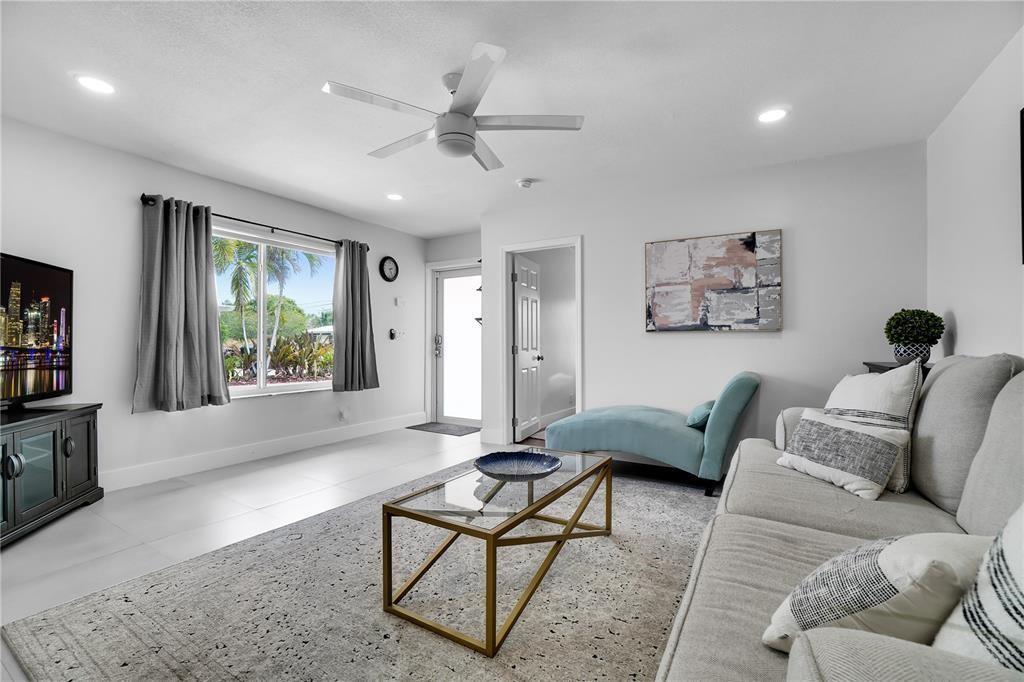 617 NW 30th Ct