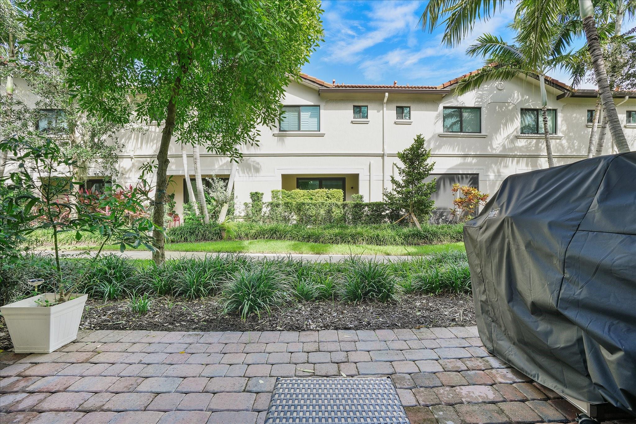 EASTSIDE VILLAGE of Oakla - Residential