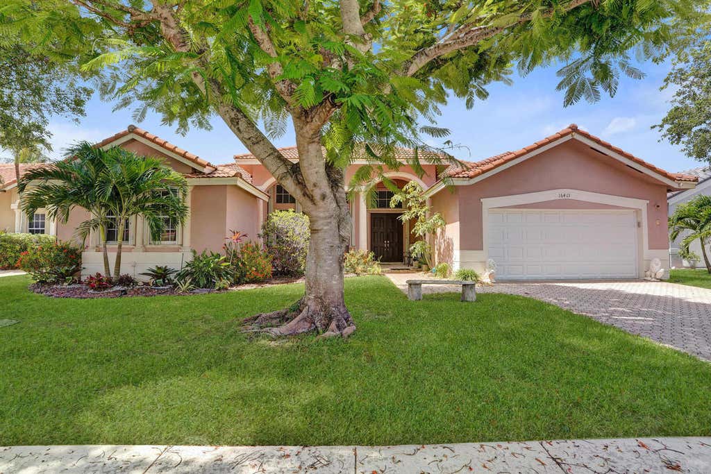 Photo of 16413 NW 12th Street, Pembroke Pines, FL 33028 (MLS # B26051245)
