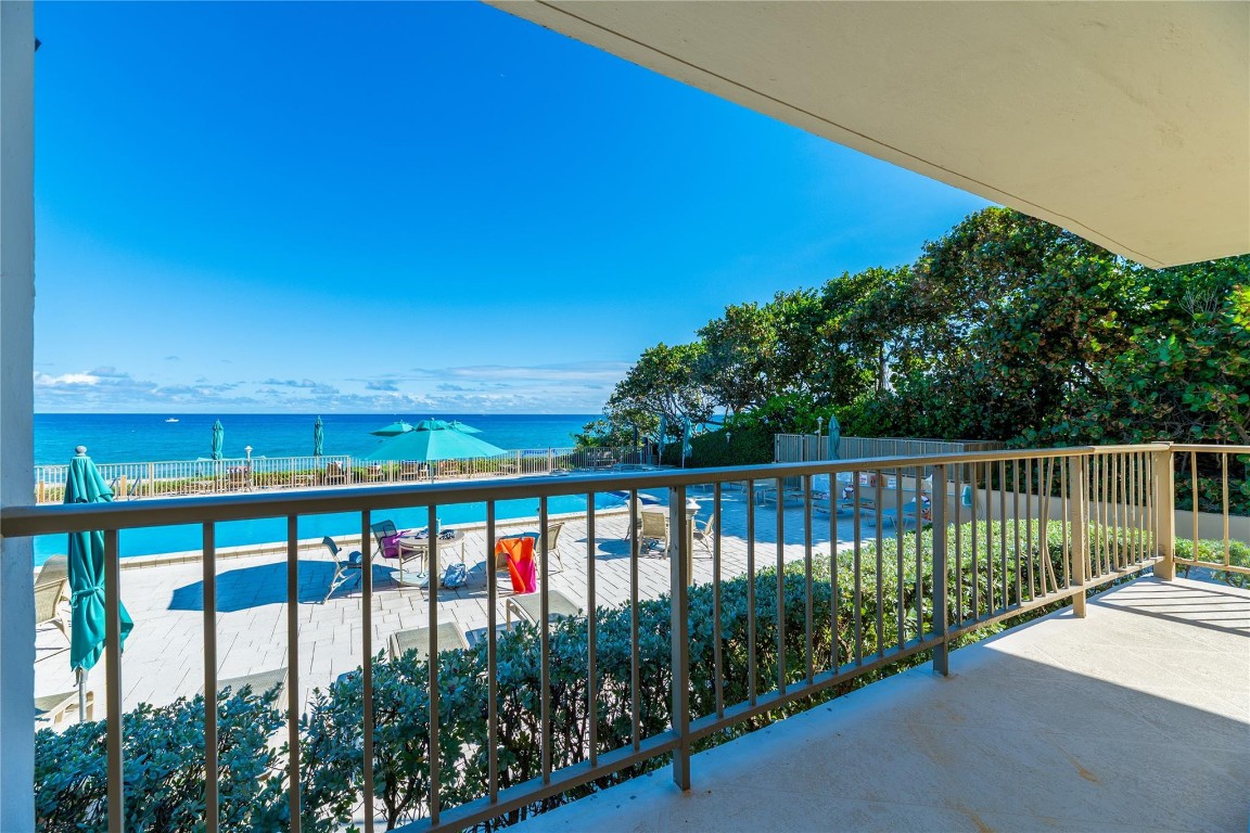 1021 Hillsboro Mile G1, Hillsboro Beach, FL, 33062/$915,000 3 1021 Hillsboro Mile G1