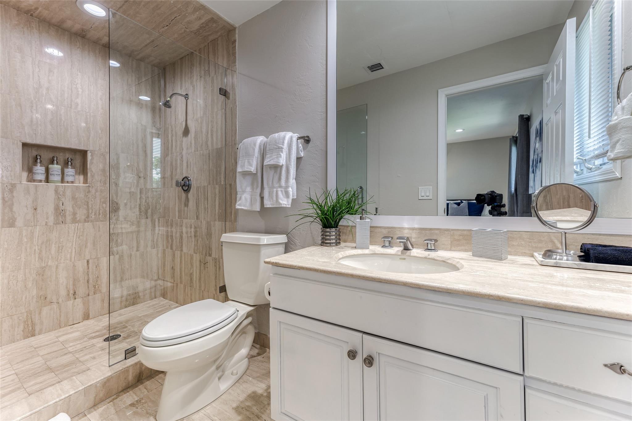 SUNRISE KEY - Residential Lease