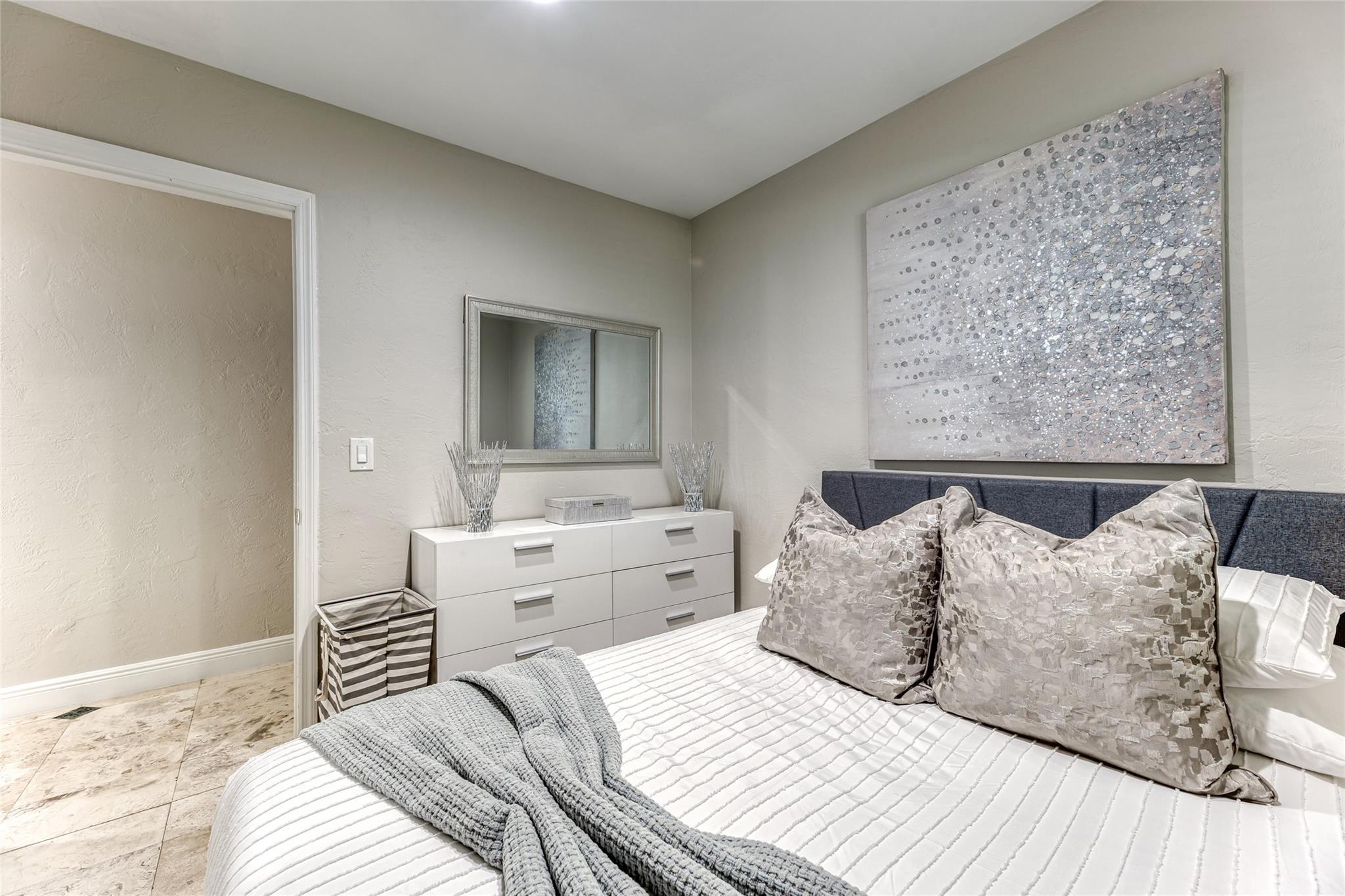 SUNRISE KEY - Residential Lease