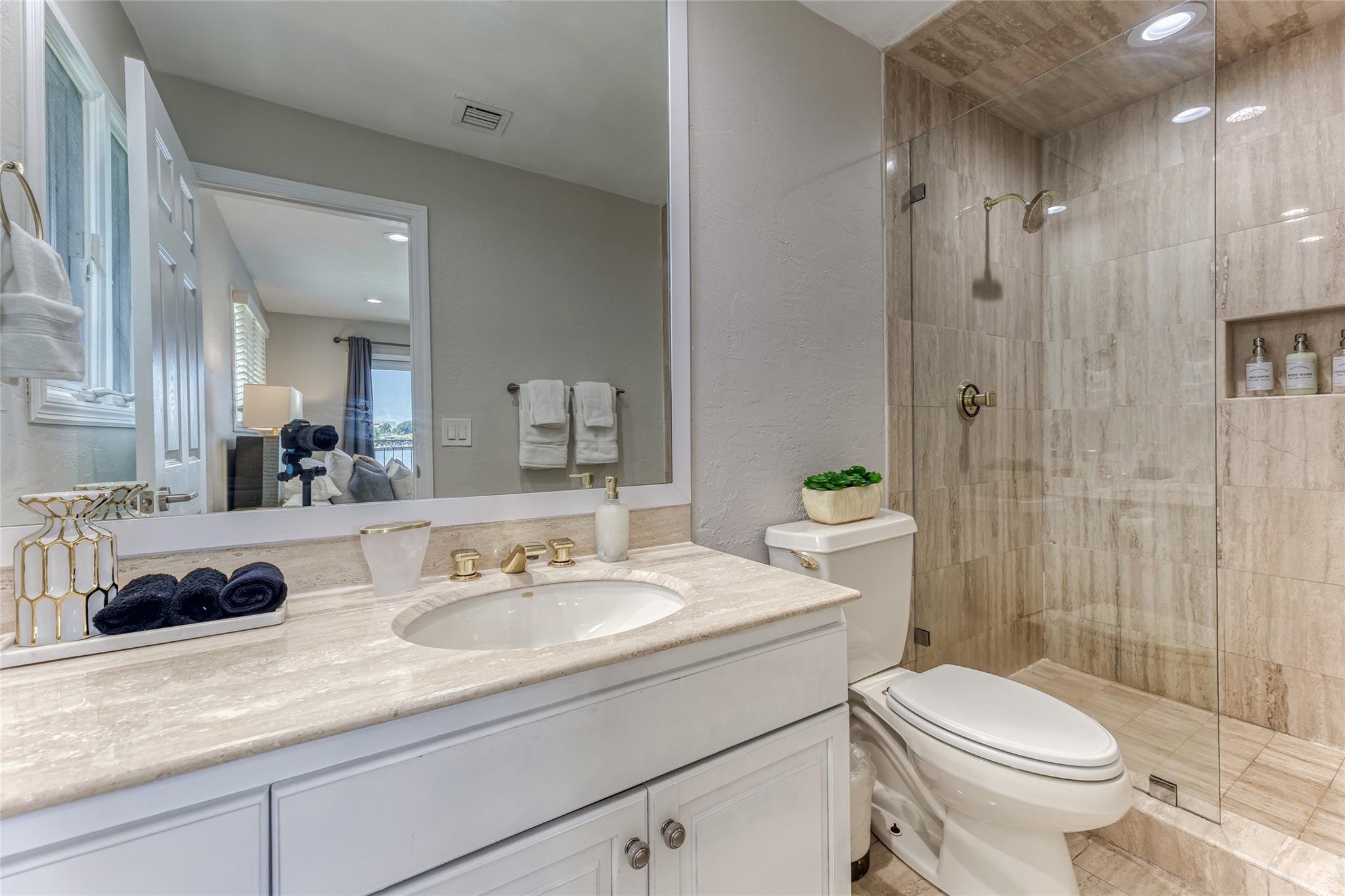 SUNRISE KEY - Residential Lease