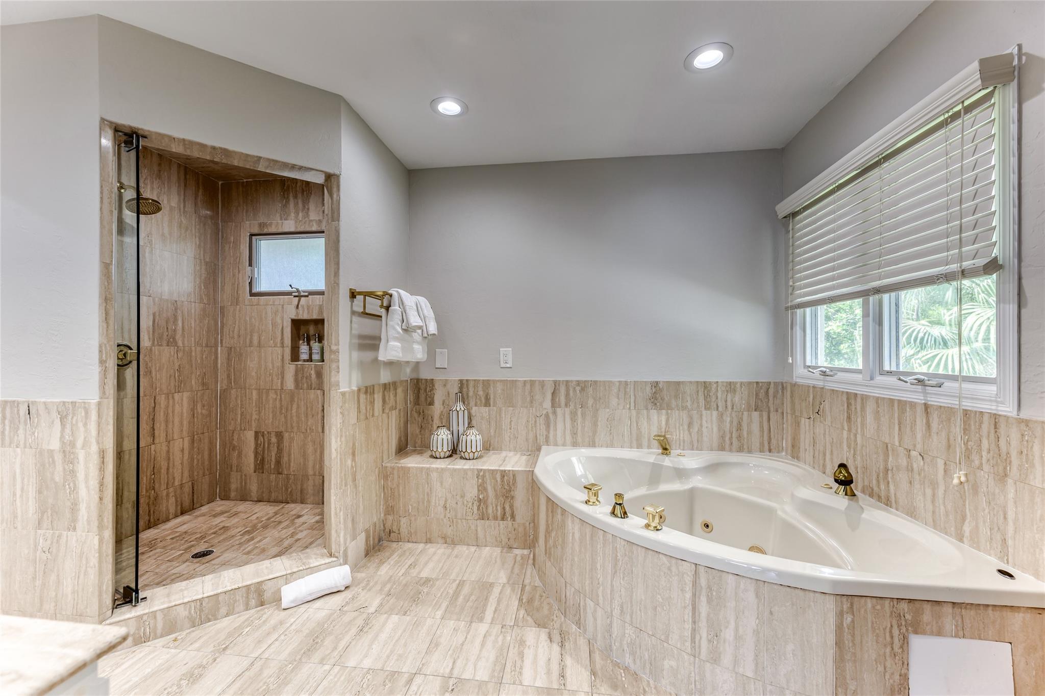 SUNRISE KEY - Residential Lease