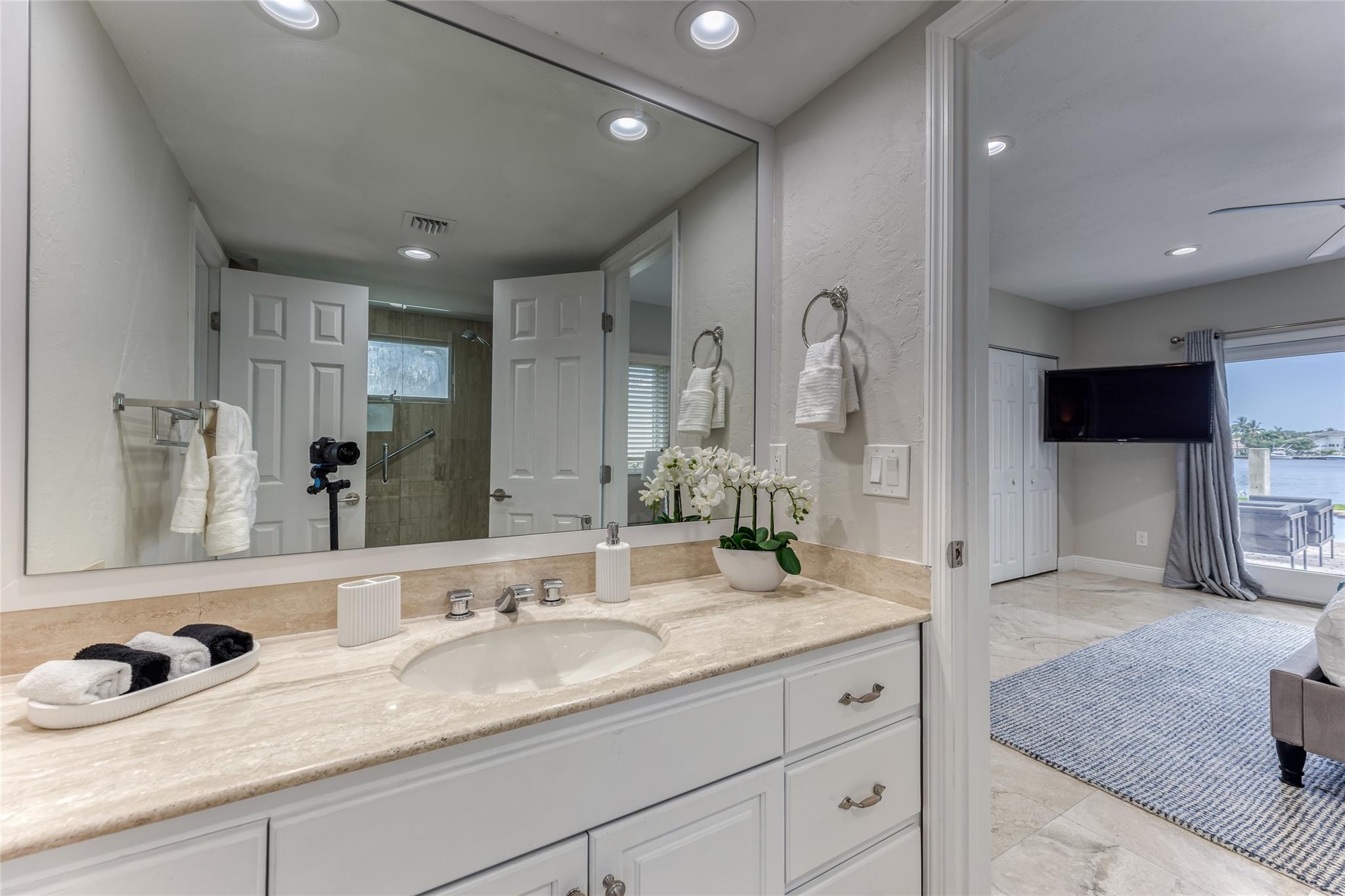 SUNRISE KEY - Residential Lease