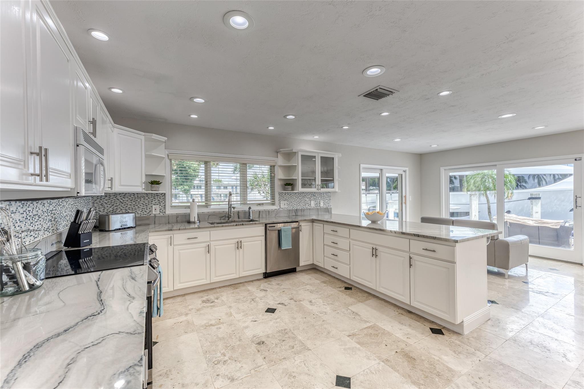 SUNRISE KEY - Residential Lease