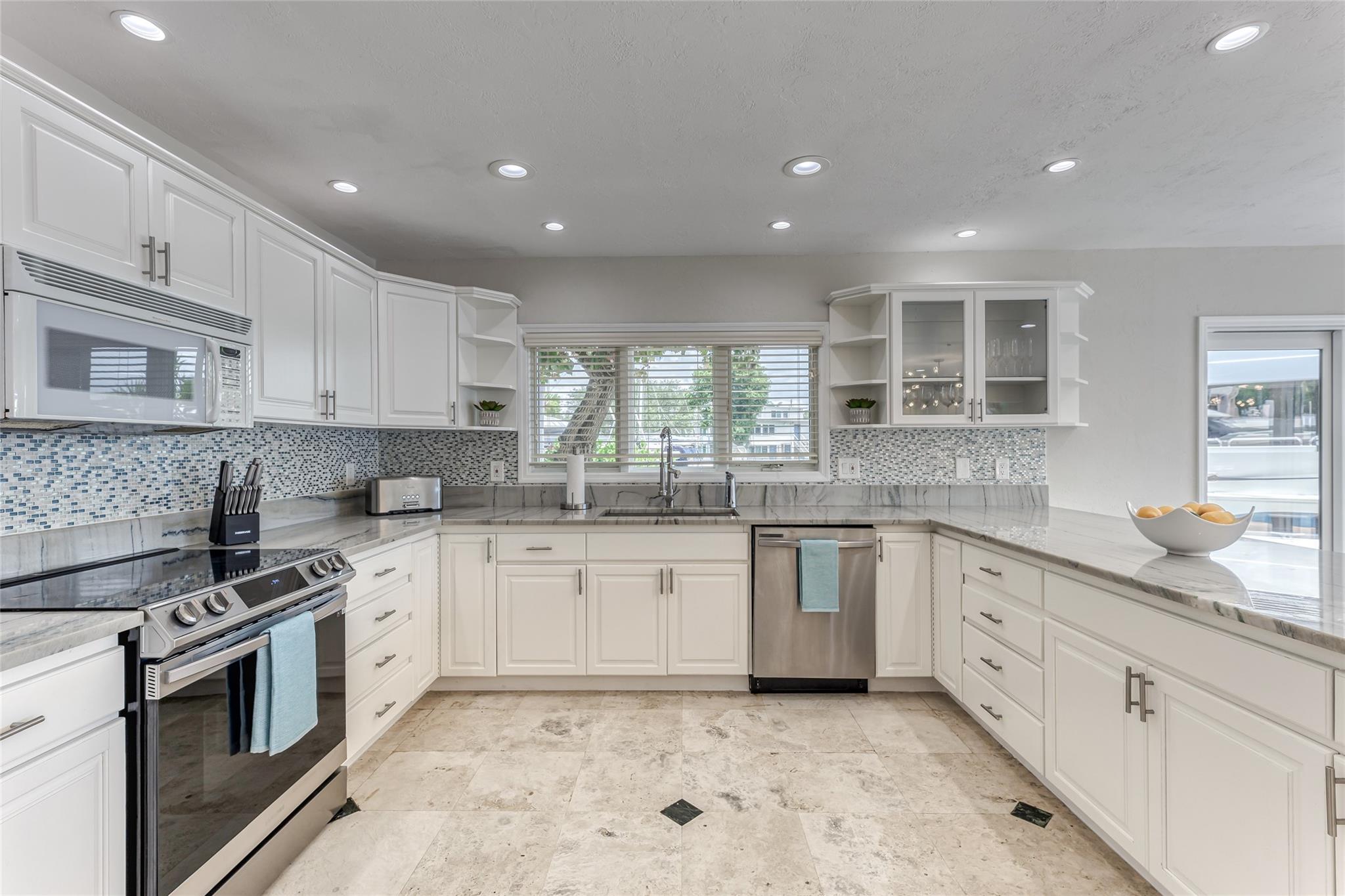 SUNRISE KEY - Residential Lease