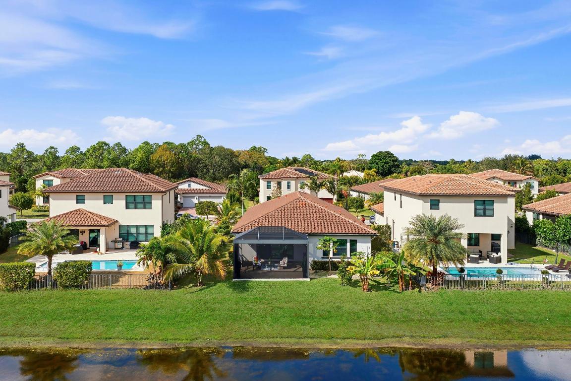 CRESTWOOD NORTH - Residential