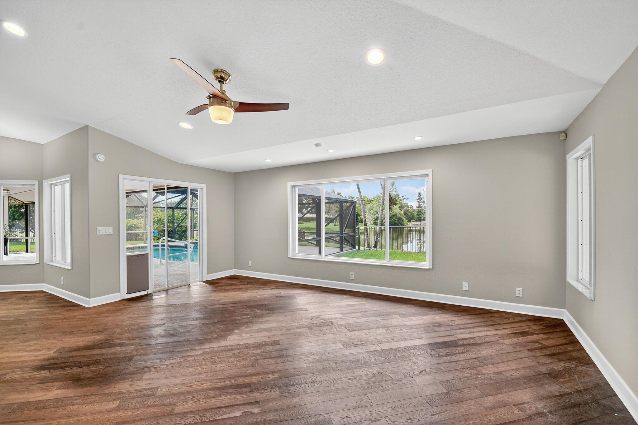 LOXAHATCHEE LAKES - Residential