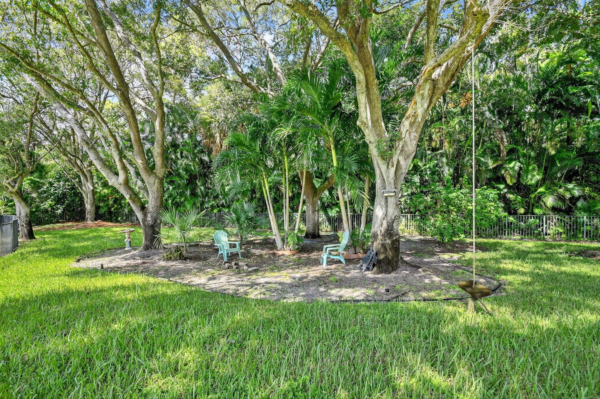 LOXAHATCHEE LAKES - Residential
