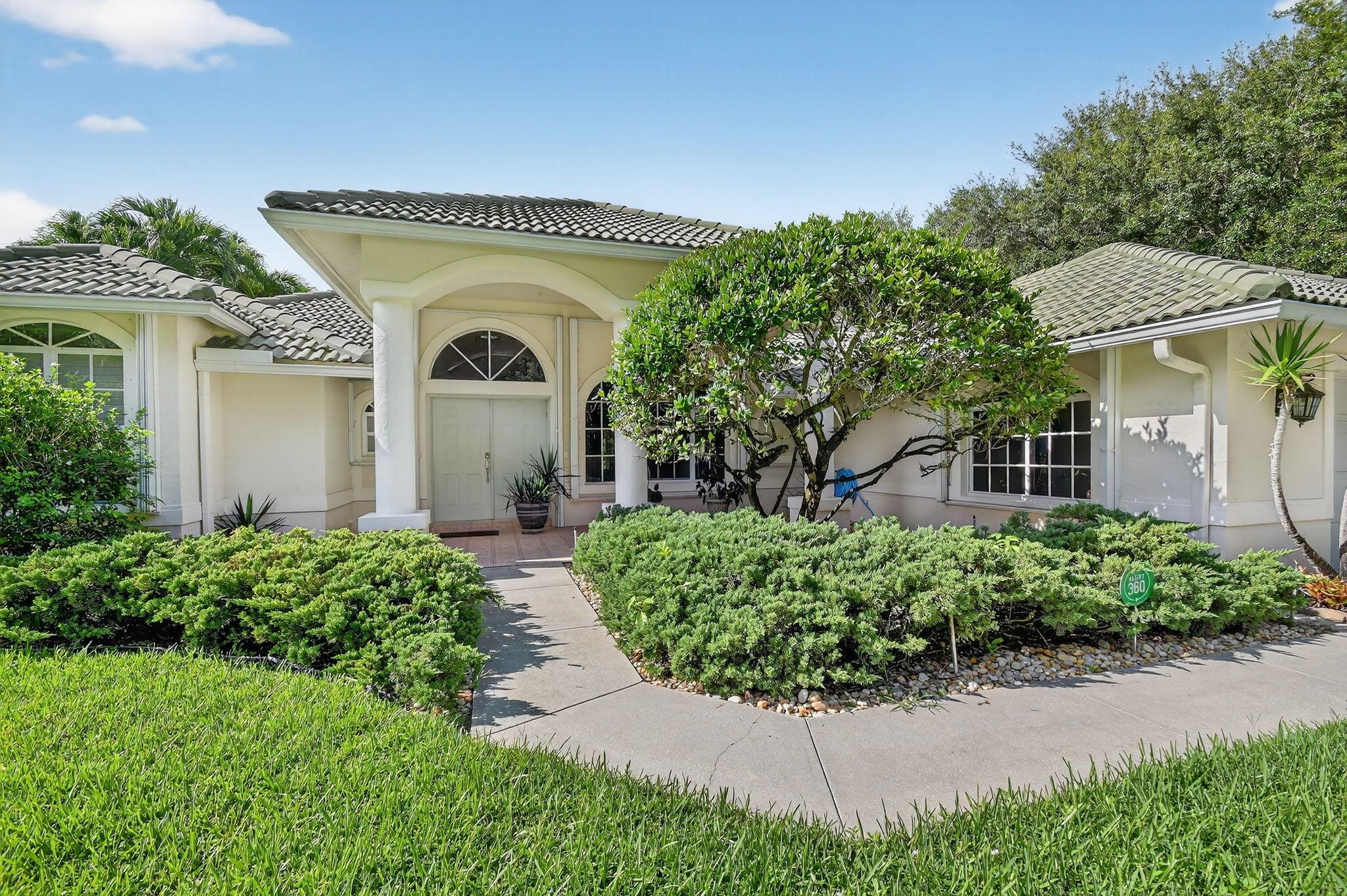 LOXAHATCHEE LAKES - Residential
