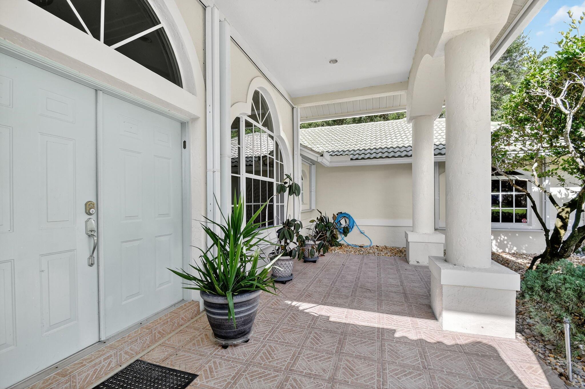 LOXAHATCHEE LAKES - Residential