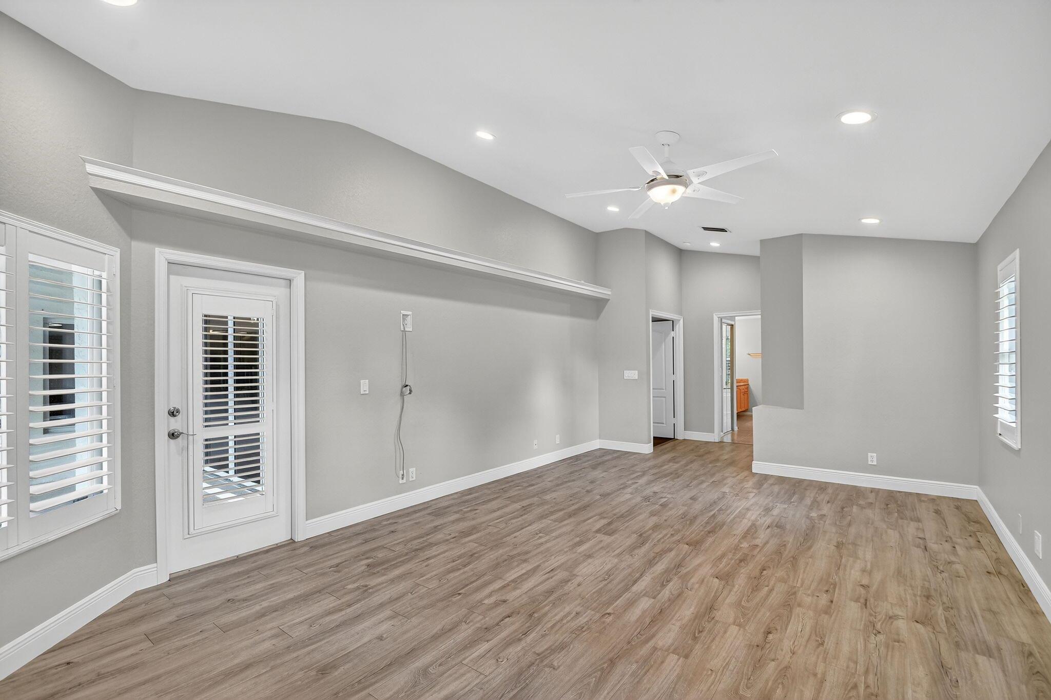 LOXAHATCHEE LAKES - Residential