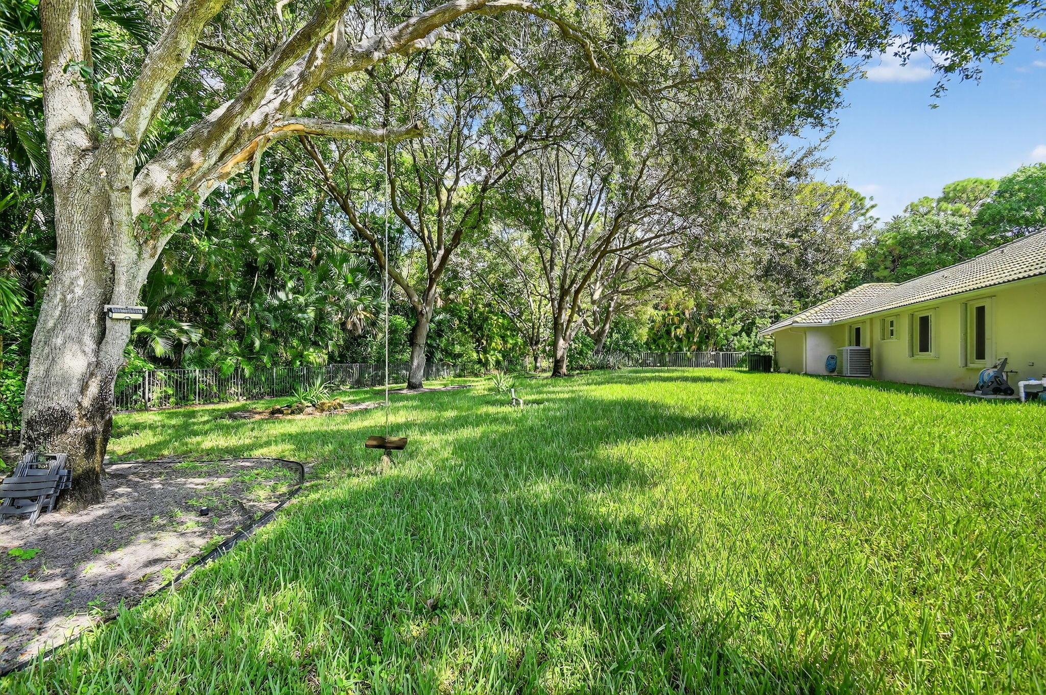 LOXAHATCHEE LAKES - Residential