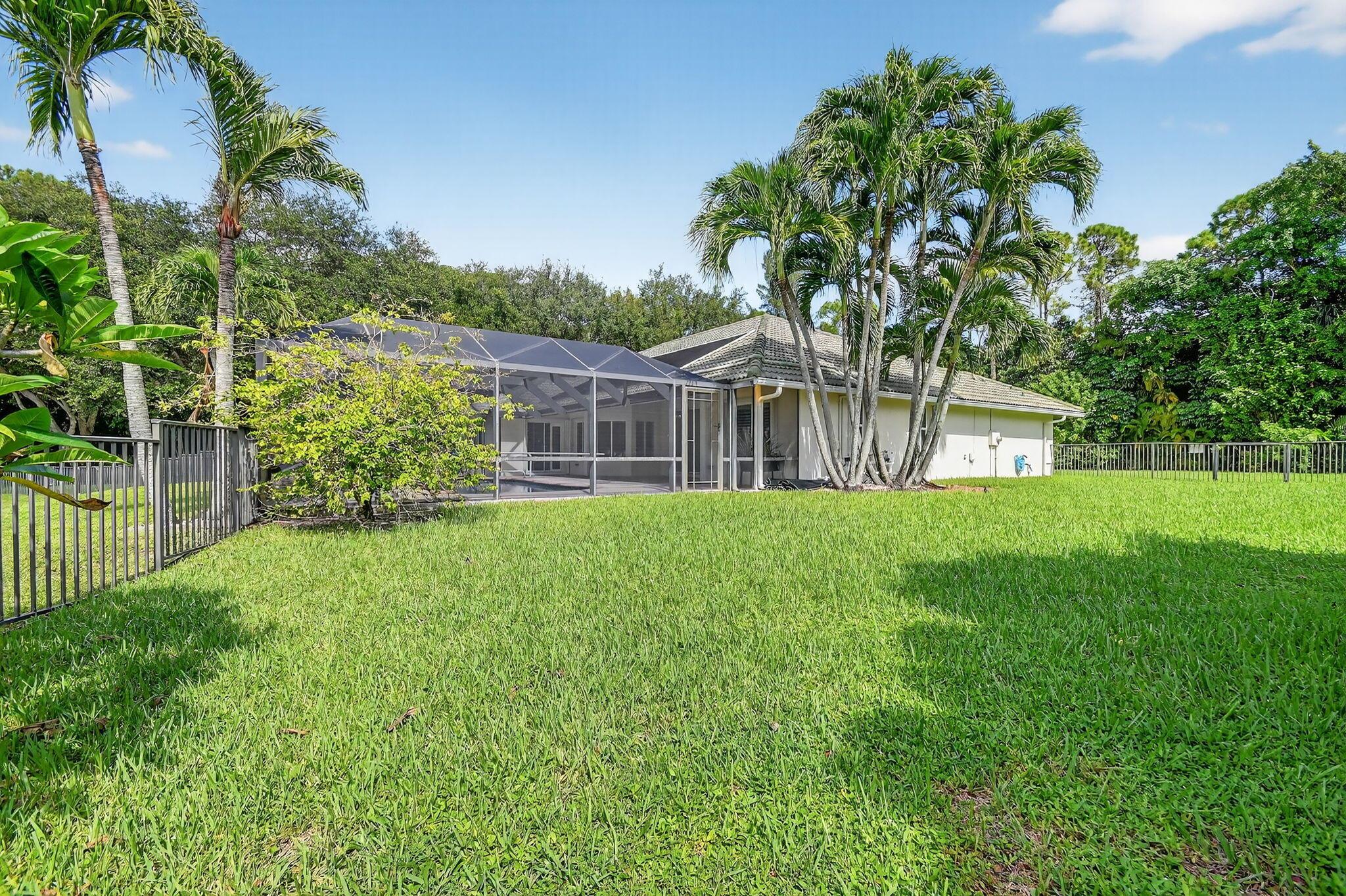 LOXAHATCHEE LAKES - Residential