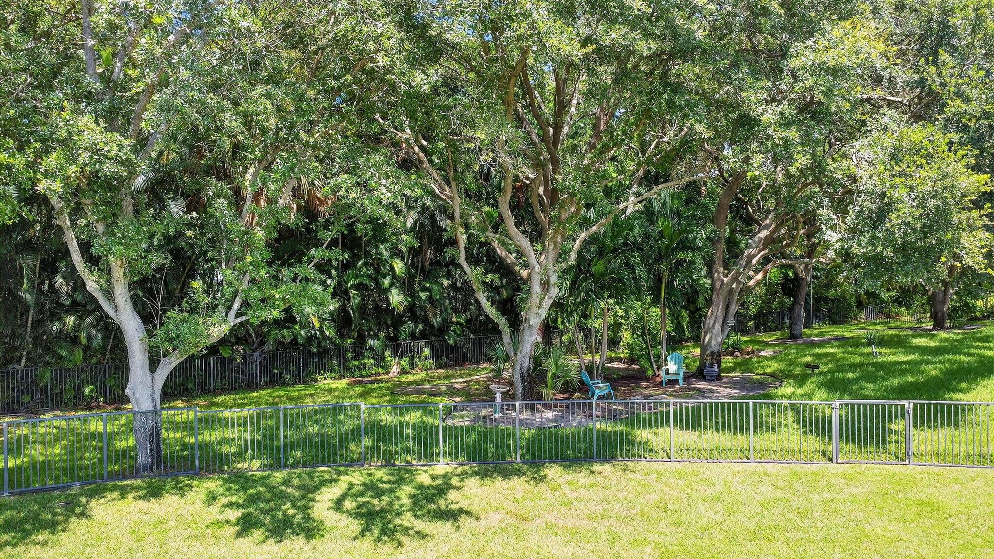 LOXAHATCHEE LAKES - Residential