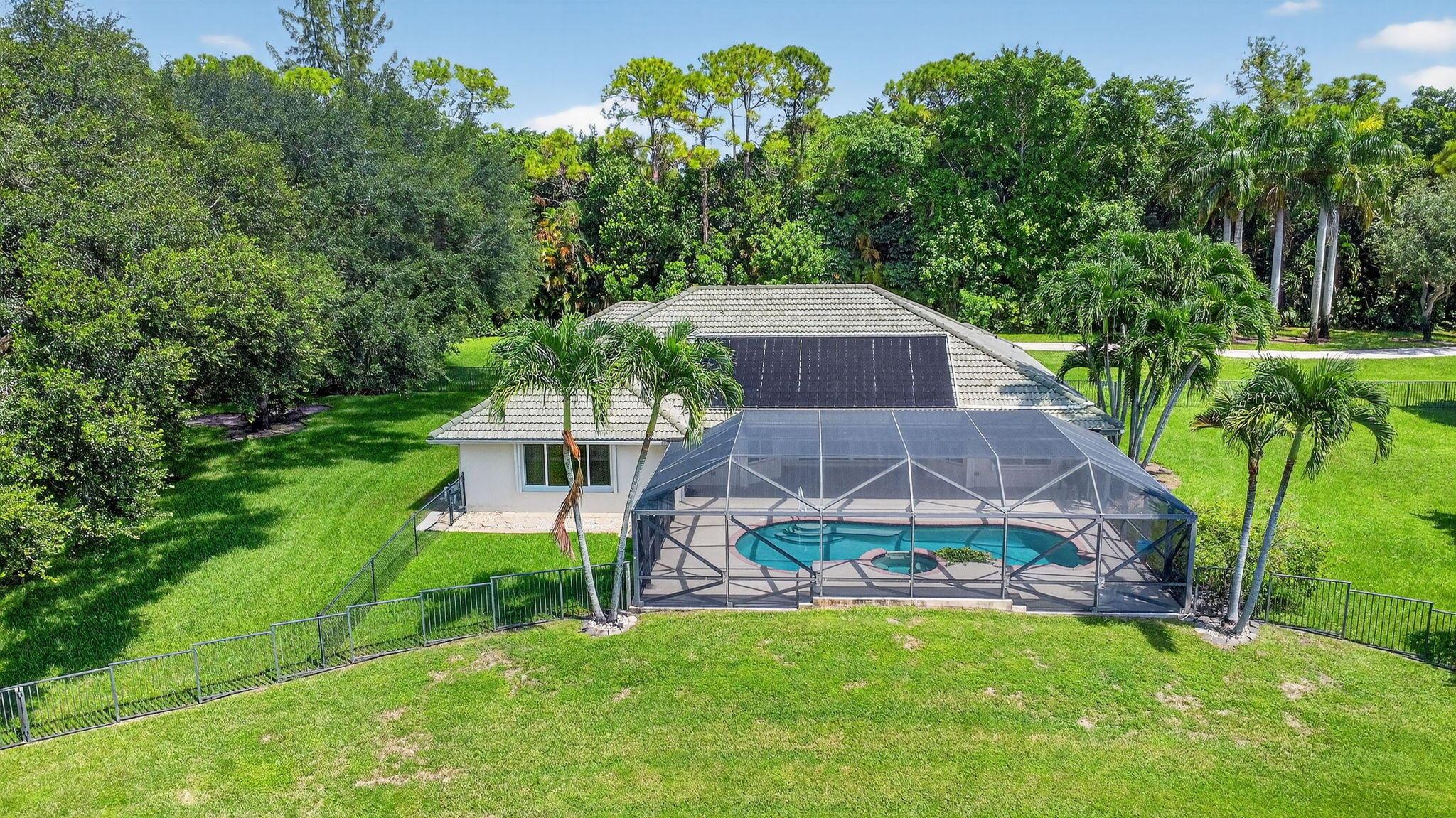 LOXAHATCHEE LAKES - Residential