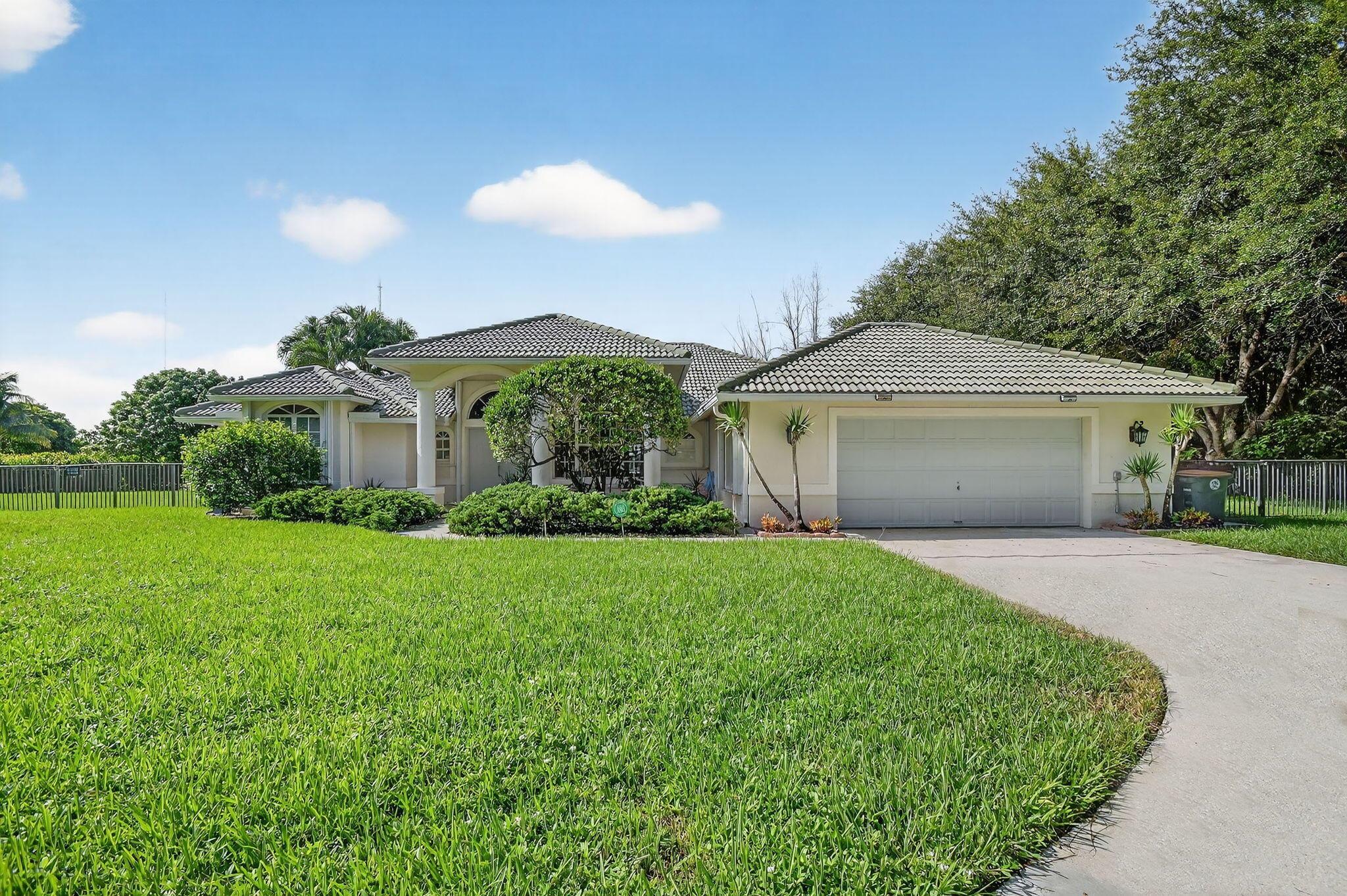 LOXAHATCHEE LAKES - Residential