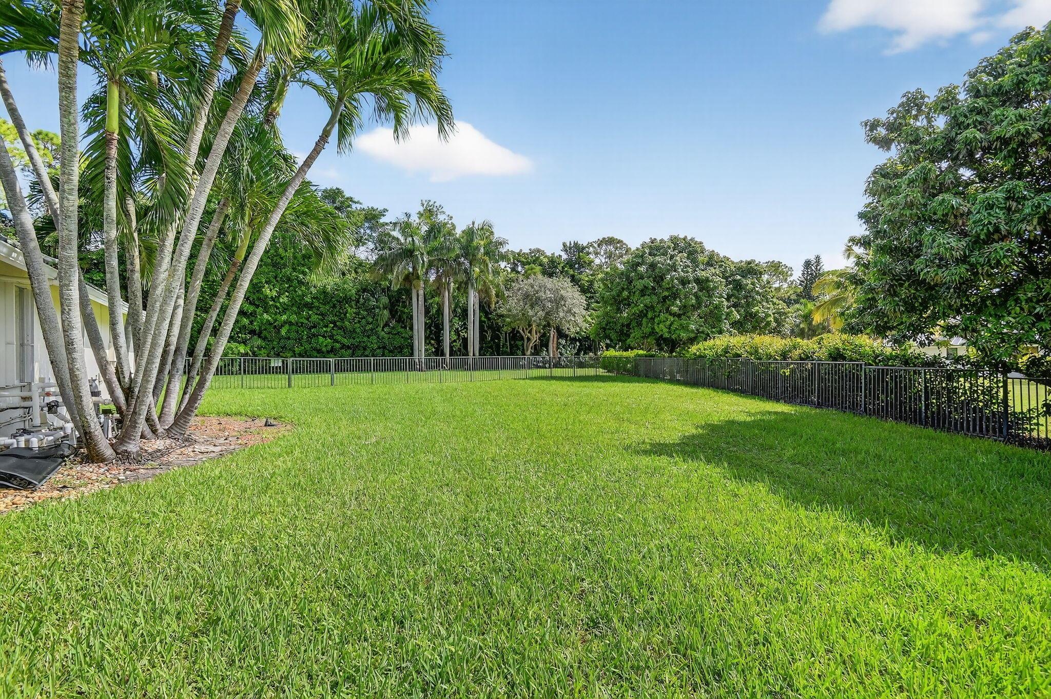 LOXAHATCHEE LAKES - Residential