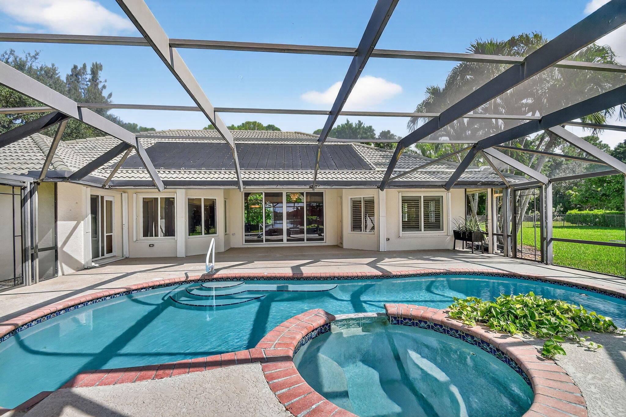 LOXAHATCHEE LAKES - Residential